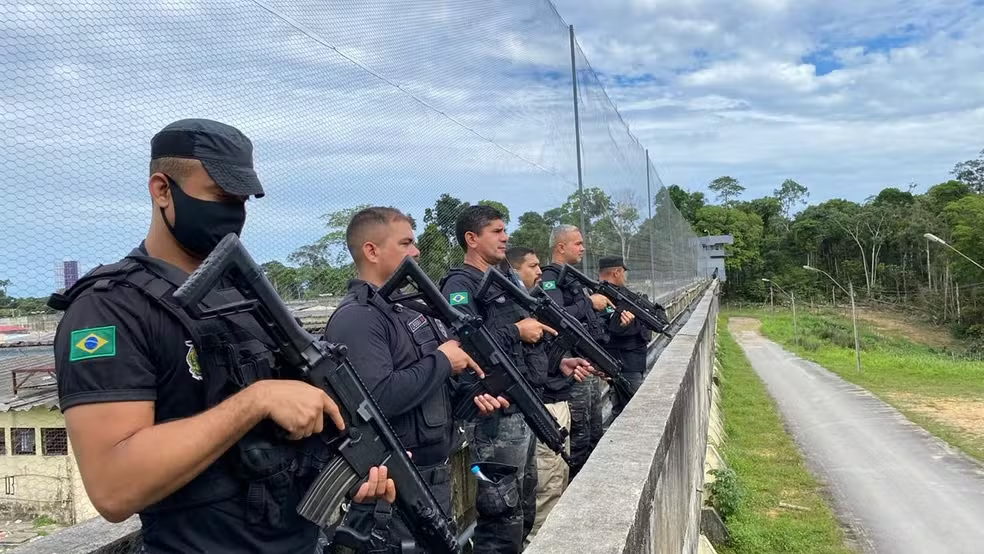 No momento, você está visualizando Amazonas registra o menor efetivo oficial de policiais penais do país, aponta estudo do FBSP