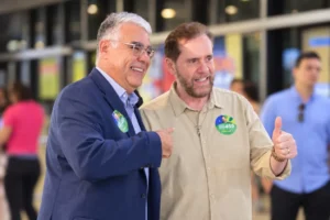 Leia mais sobre o artigo Senador Eduardo Girão chega a Manaus, prega união da direita e entra no jogo por Plínio Valério