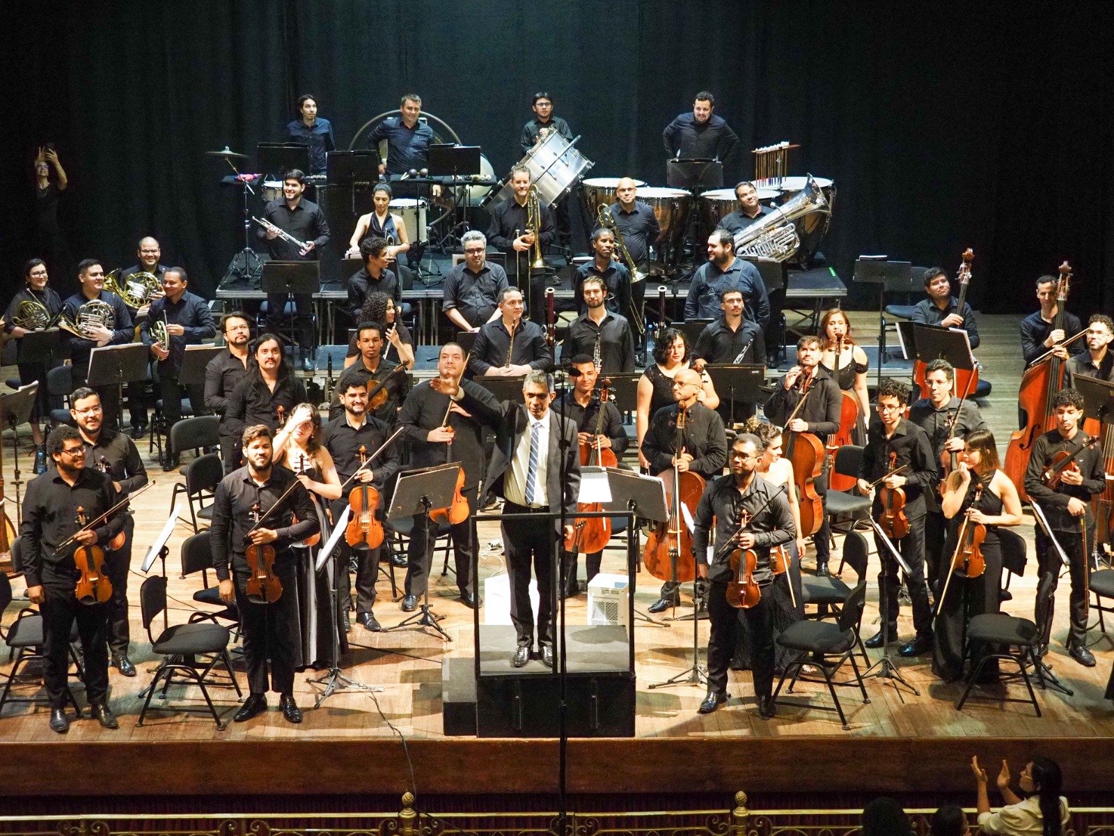No momento, você está visualizando Teatro Amazonas lota para estreia da Série Amazônia da Orquestra Sinfônica da Amazônia