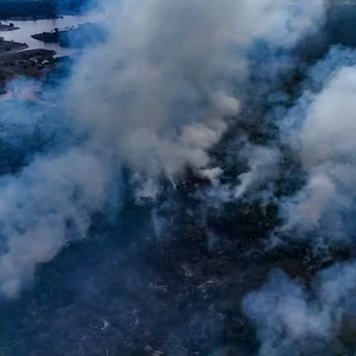 Incêndios de longa duração afetam comunidades rurais em Itacoatiara, Amazonas