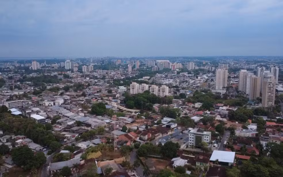 No momento, você está visualizando Alívio no clima: Chuvas encerram estiagem em Manaus e trazem ar puro após dias de fumaça