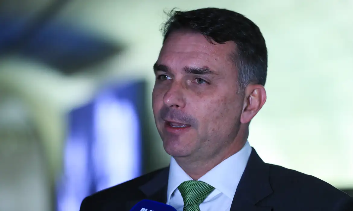No momento, você está visualizando Novos desdobramentos: STF abre inquérito para investigar financiamento de filme sobre Jair Bolsonaro