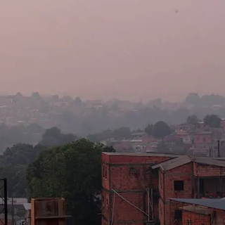 Neblina de Fumaça e Ar Comprometido: Manaus Enfrenta Impacto Ambiental nesta Quarta-feira