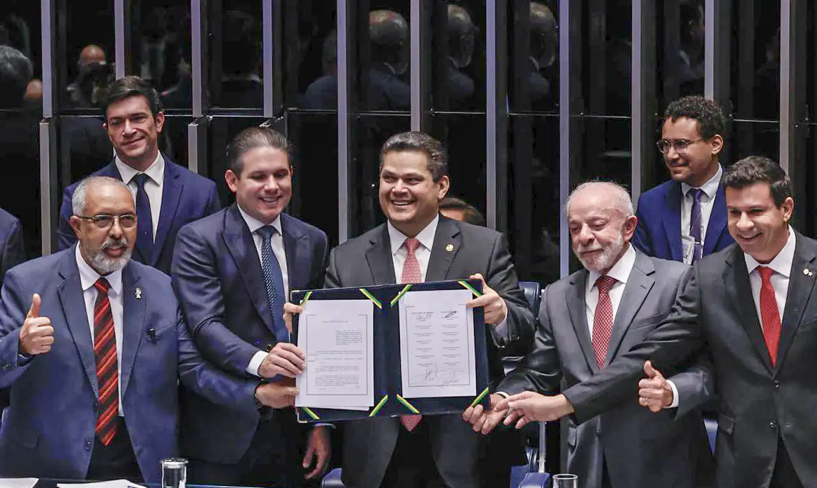 No momento, você está visualizando O Fim da Escala 6×1: O Que Muda para o Trabalhador e para a Economia Brasileira