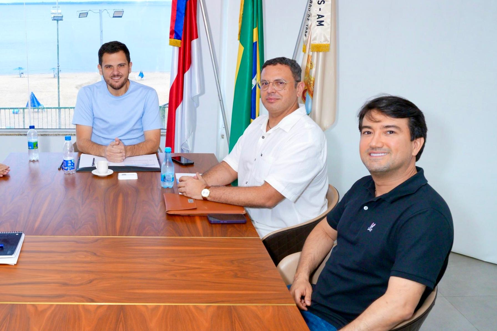 No momento, você está visualizando Mudanças na Cúpula da ManausCult: Jender Lobato Retorna à Presidência e Márcio Braz Assume a Vice-Presidência