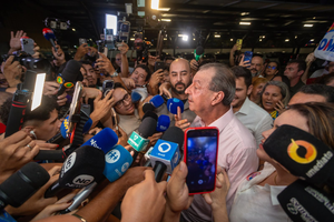 Leia mais sobre o artigo Eleições no Amazonas: Omar Aziz é eleito governador com votação recorde de 1,27 milhão de votos