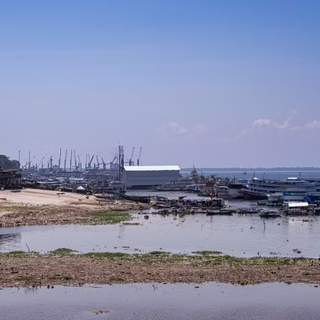 O pulso da estiagem: como o Rio Negro se comporta em Manaus e os impactos na rotina do Amazonas