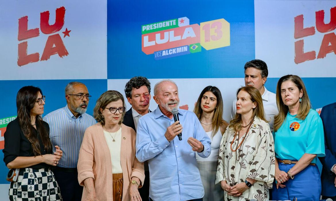 No momento, você está visualizando Lula destaca avanço sobre o fim da escala 6×1 e aposta em investimentos públicos para impulsionar a economia