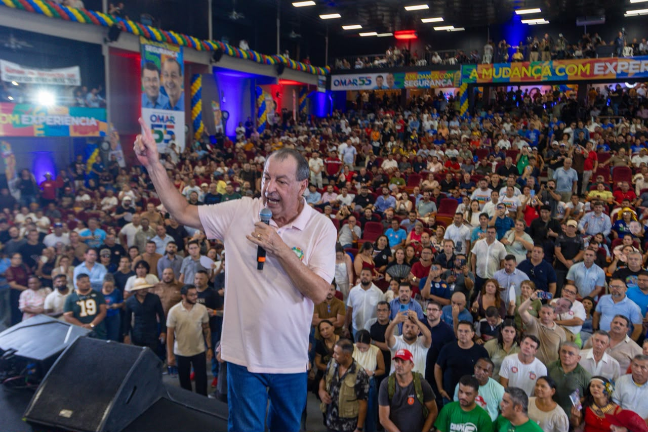 No momento, você está visualizando Aliança Ampliada: Omar Aziz consolida apoio total dos 62 prefeitos para o segundo turno no Amazonas